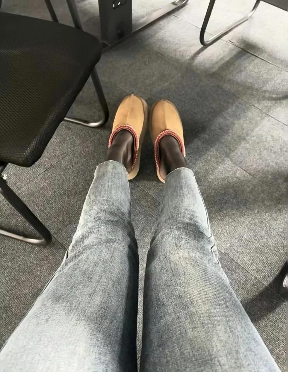 穿这双鞋被同事夸了一天上班鞋子这么穿这一秒我正穿的鞋