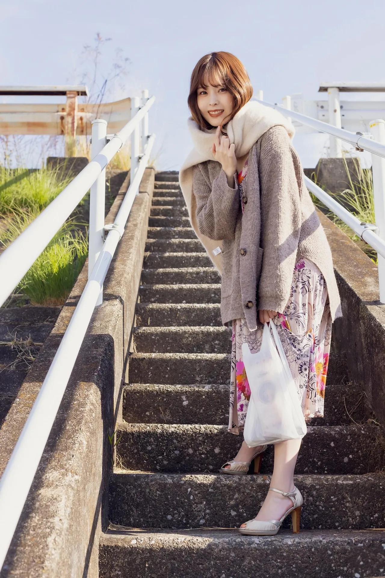 这张照片槽点十足，但却有韵味——某系写真诚不欺我……