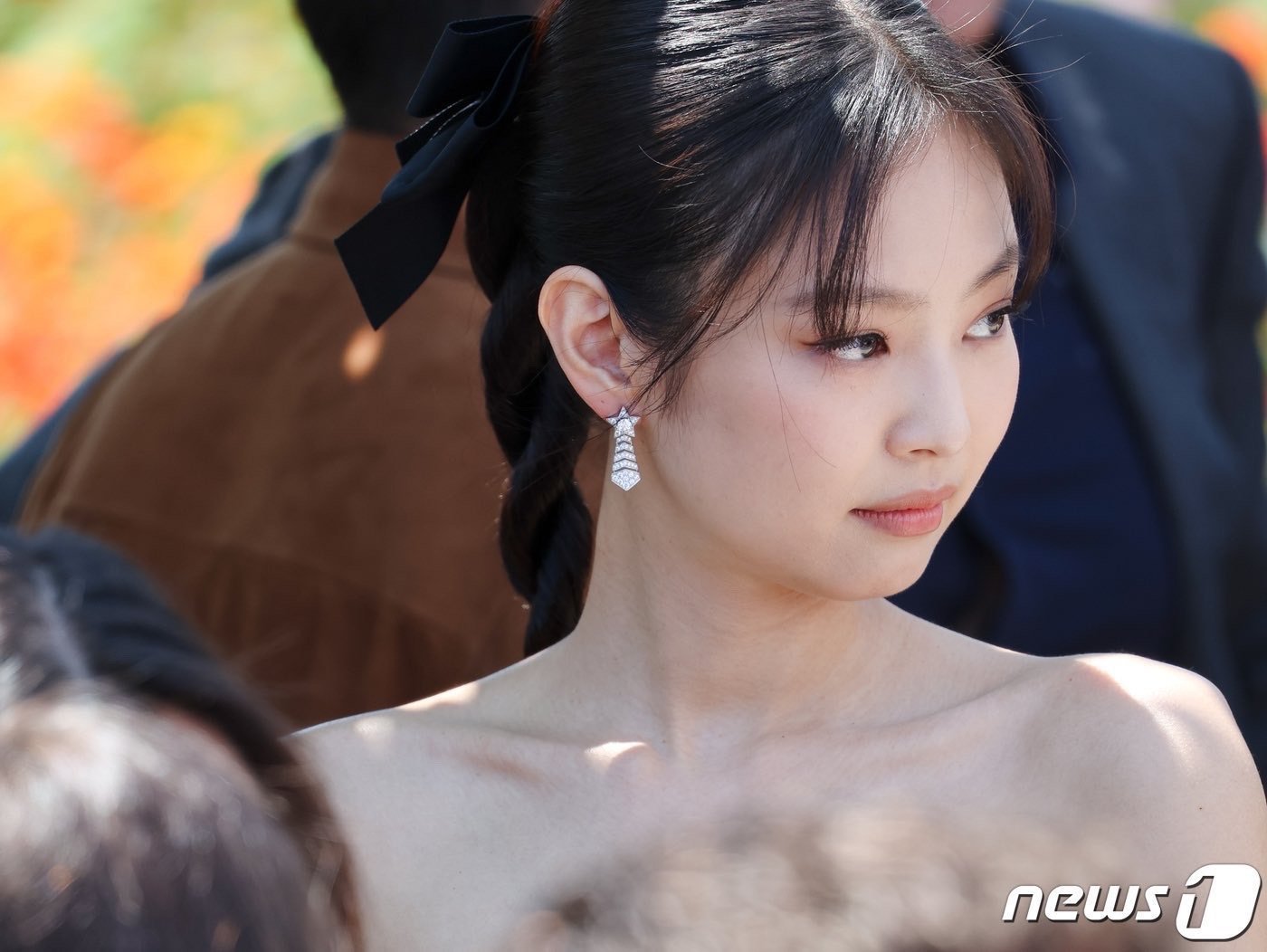 孟子义jennie穿了同款一个阴凉处拍的一个大太阳下能抗住光的[爱