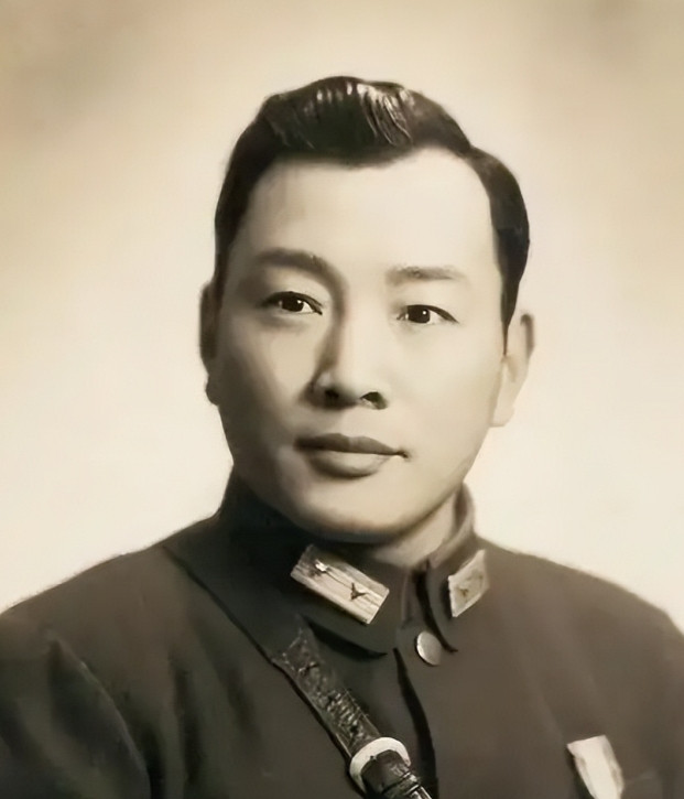 1948年10月，刘峙在杜聿明离开后，想把宋希濂调来当副手。邱清泉骂道：“徐州的