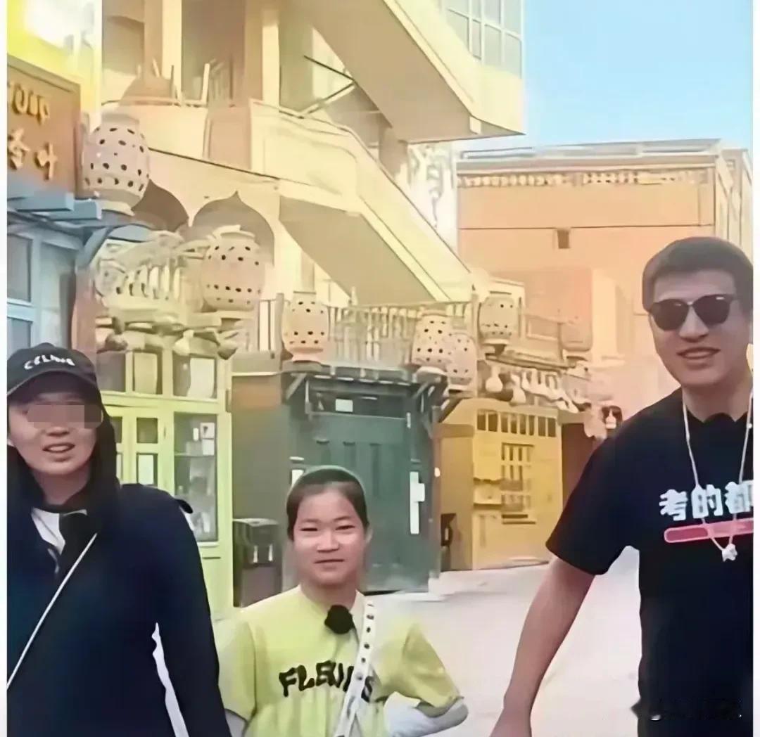 张雪峰42岁生忌，11岁女儿和员工发文把人看哭了，妻子一句话让所有人沉默了……