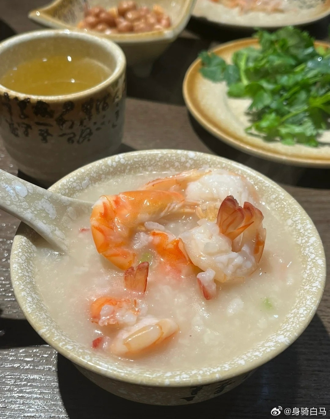 就因为没有给我爸盛粥