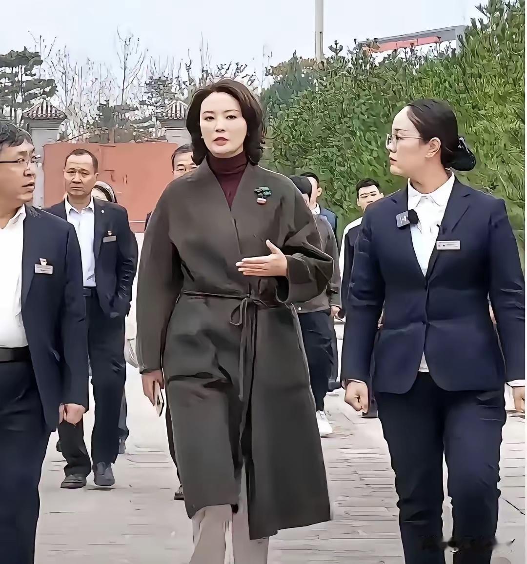 49岁依旧单身，曾是一代女神，你能叫出她的名字吗？