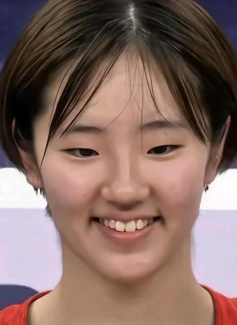 怪不得田中心这么拼！三分球这么准，年薪是其她队友近8倍。日本女篮队员