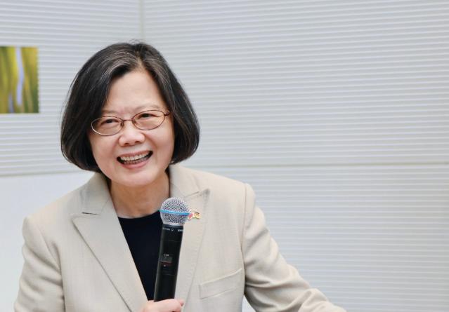 太尴尬了！7月28日下午，蔡英文在社交平台公开表示：得知日本发生强烈地震，心痛不