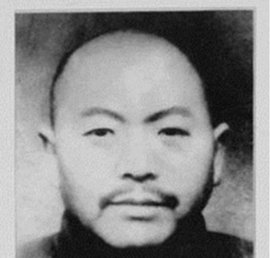 1951年，大汉奸黄标被判死刑，到了刑场，黄标却很不甘心：“我每个月给新四军送了
