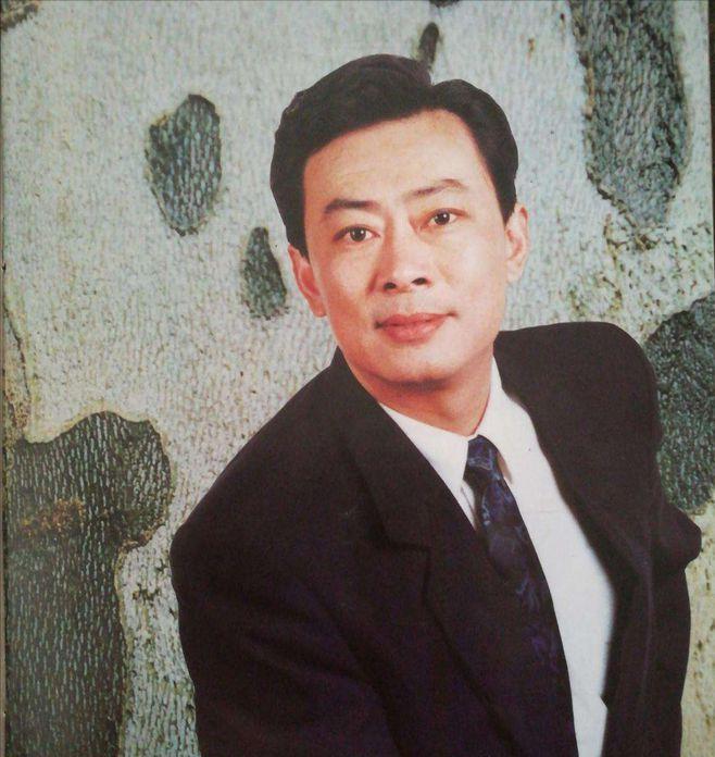1984年，宝贝儿子患了癫痫病，不久后，王诗槐离婚，和有智力残疾的儿子相依为命，