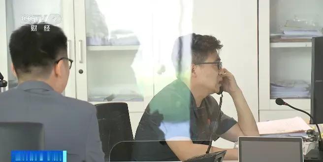 65岁老人在银行买了120万理财，巨亏70万后老人索赔，法院判决大快人心。受