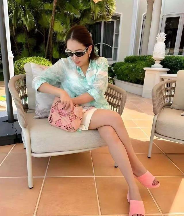 他信家族这次的竞选把“人走茶凉”诠释得非常明确。泰国政治这几年乱成一锅粥，从2