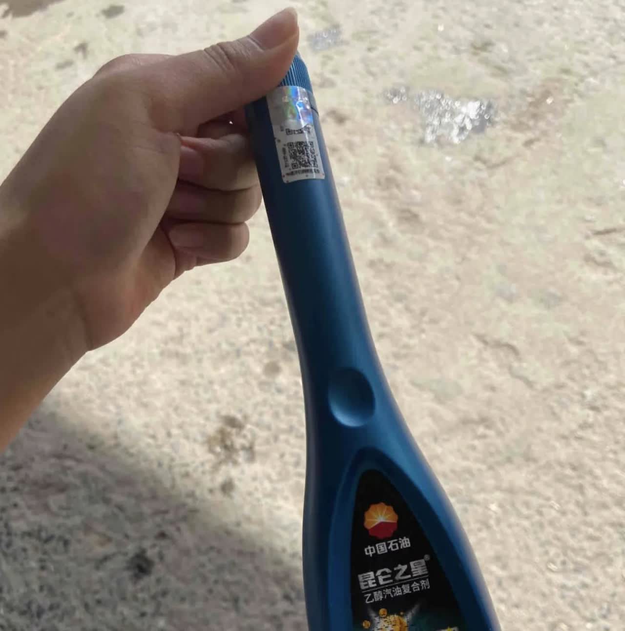 我敢说“燃油宝”真的没用，有3点原因。1.这发动机积碳只有多到快报废