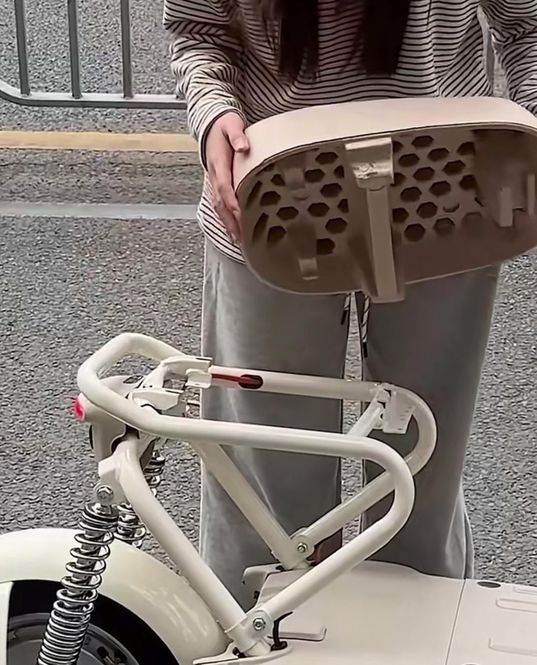 这两天看了很多关注新国标电动车的段子，不想像其他博主那样去调侃！实事求是，就