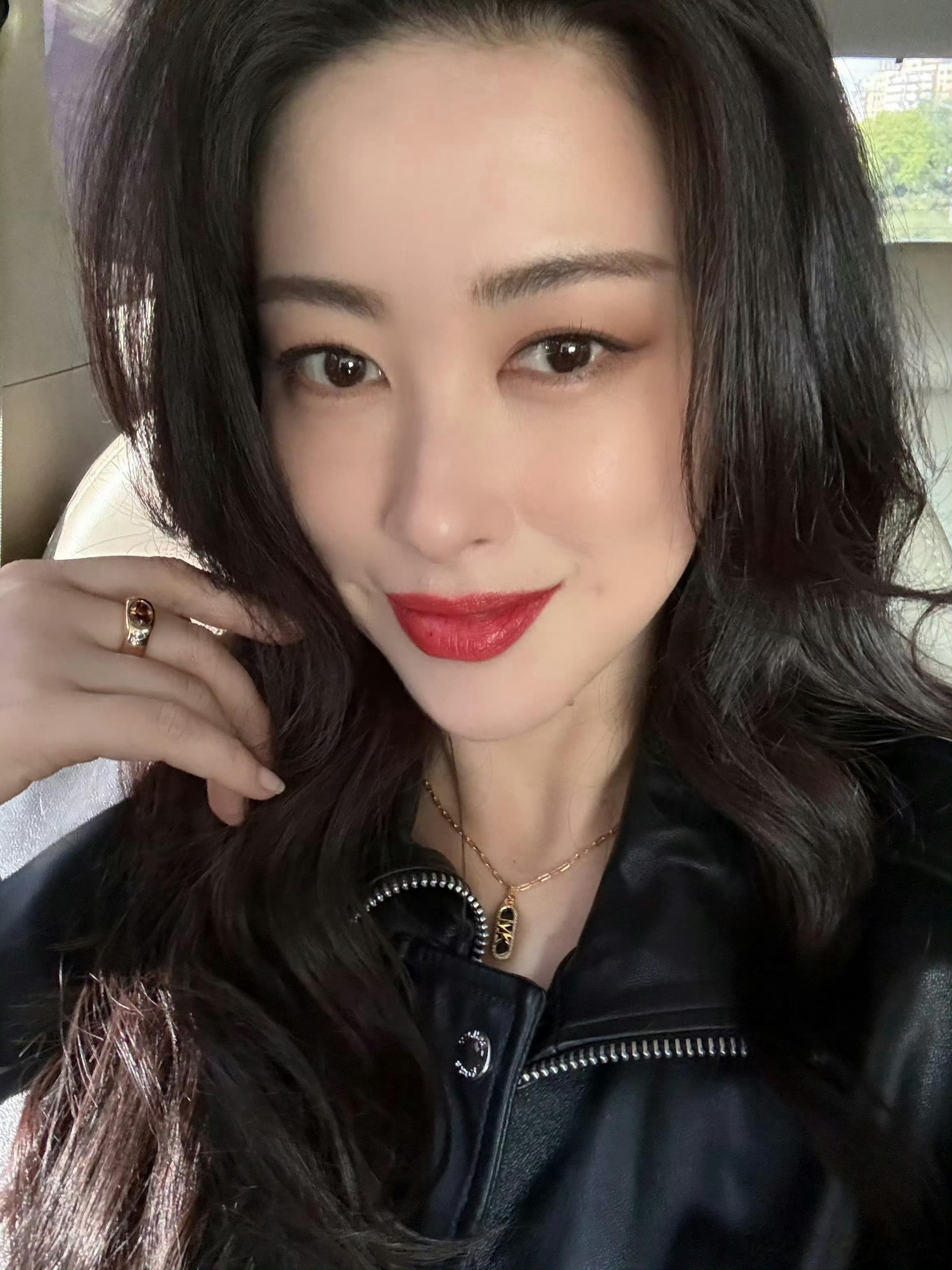 朱珠这种顶级熟女才是最无敌的感觉分分钟就会缴械投降