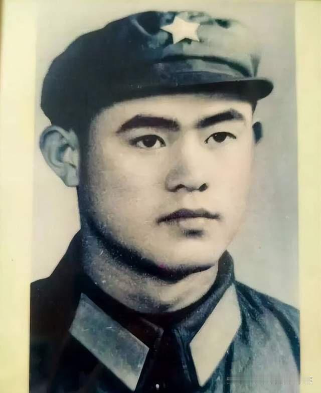 看完徐湖平这份履历，我手里的茶都凉了。初中毕业，当过兵，做过印刷工人，然后摇