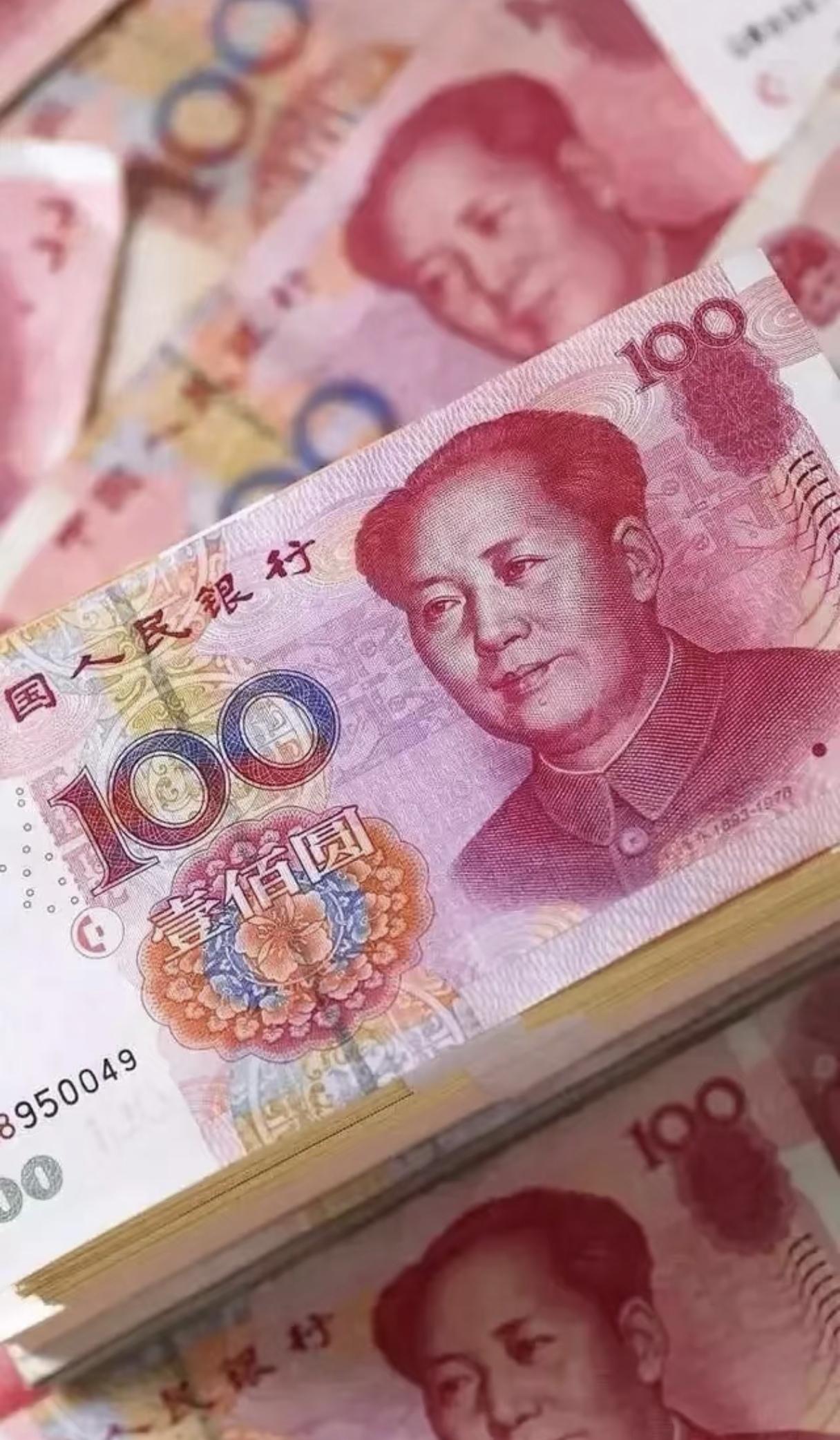 奉劝大家一句，就今年这个行情，但凡你有10万20万现金，千万别想着用钱翻钱，像黄