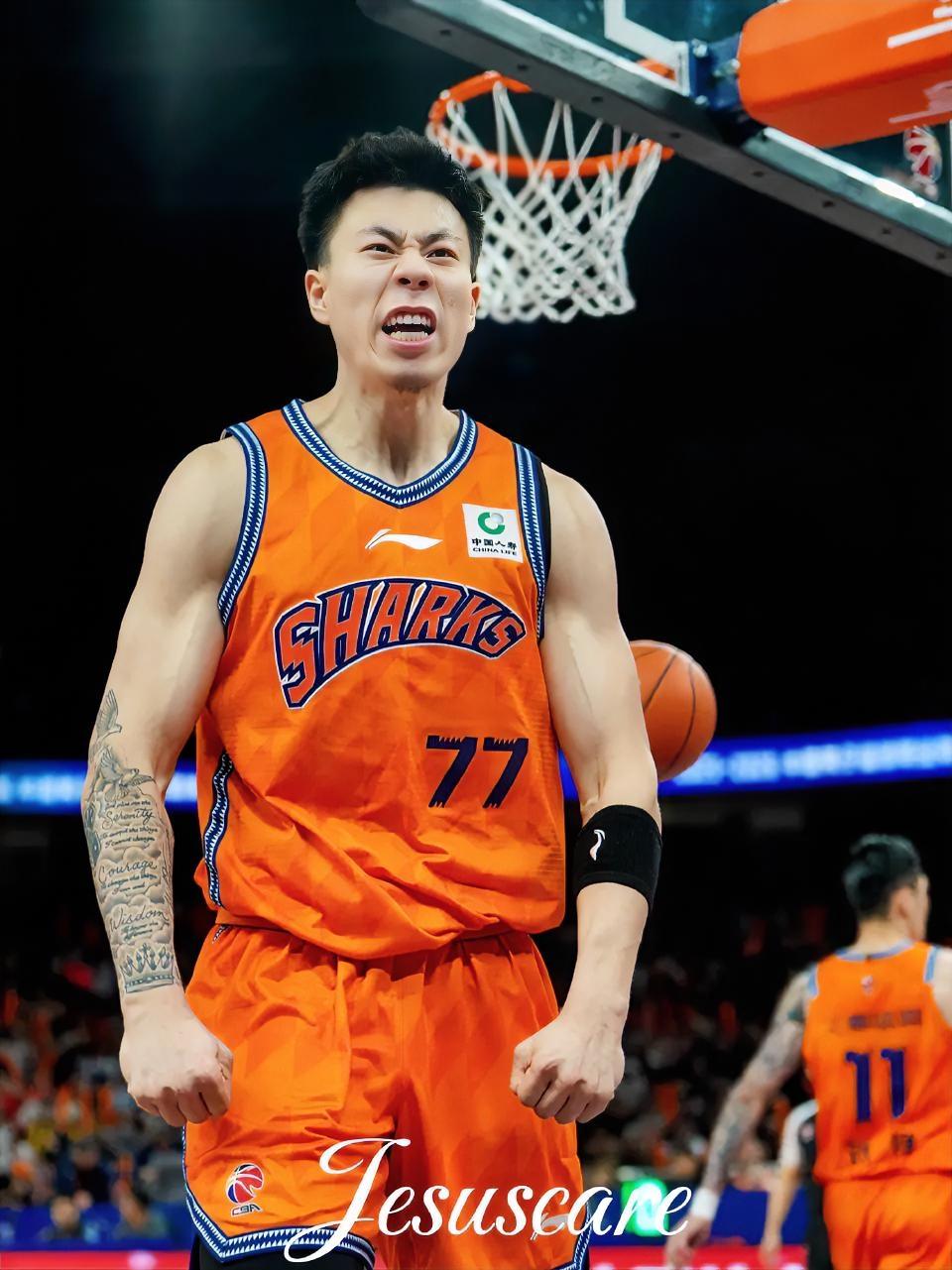 太刺激！上海119-116险胜福建，这4位球员是赢球功臣！1. 李添荣，本