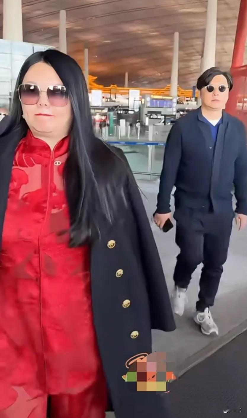 天啦，被李湘的体态惊到了!这还是那个《快乐大本营》节目主持人李湘吗？富态到认不