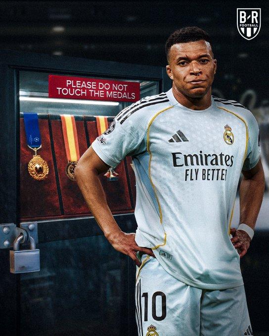 欧冠纪事！★我笑笑不说话！维尼修斯骂贝林厄姆，姆巴佩不给维尼修斯传球，皇马的