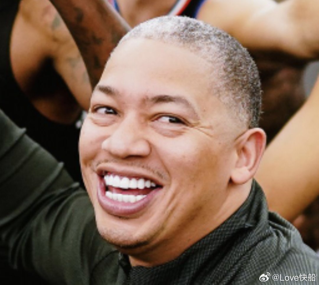 刚刚，快船队以116-103击败独行侠队。科怀·伦纳德19投11中，得到34分。