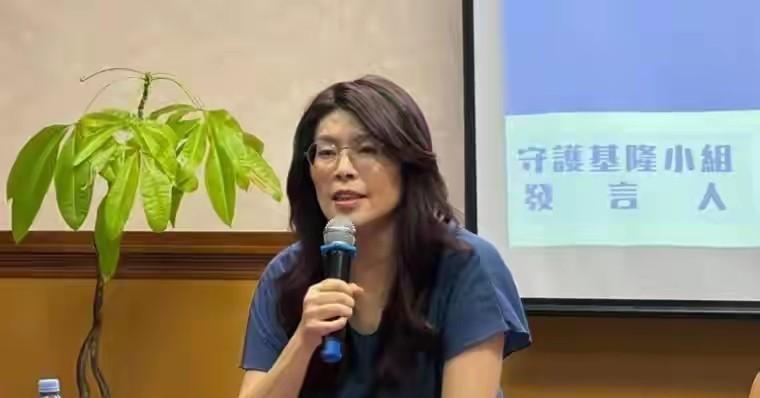 郑丽文口才太好了，逻辑思维严密，语言论述滴水不漏，而且妙语连珠，主体思想明朗，具