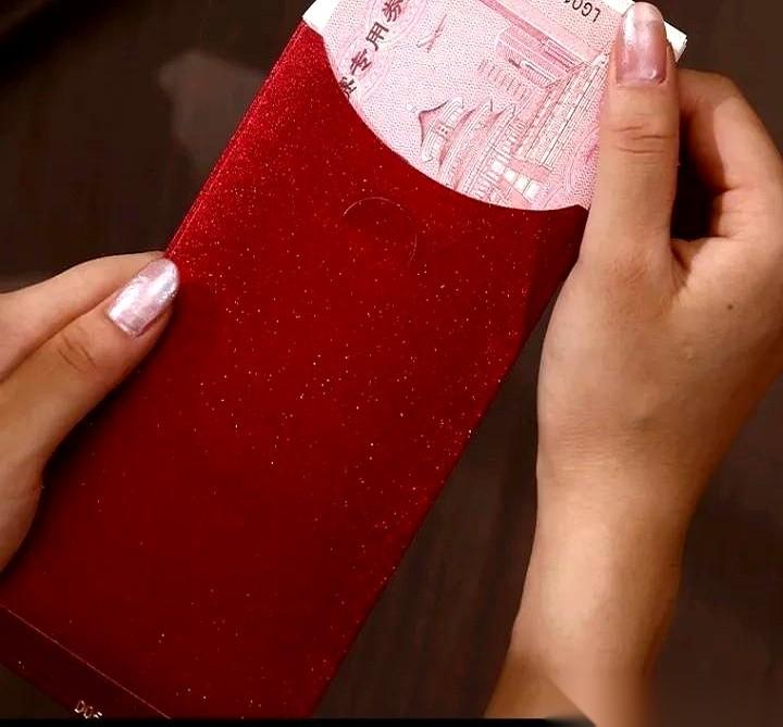 我跟你们说个事儿，你们可能不信。支付宝最近有点不对劲，真的。连着好几天，刷视