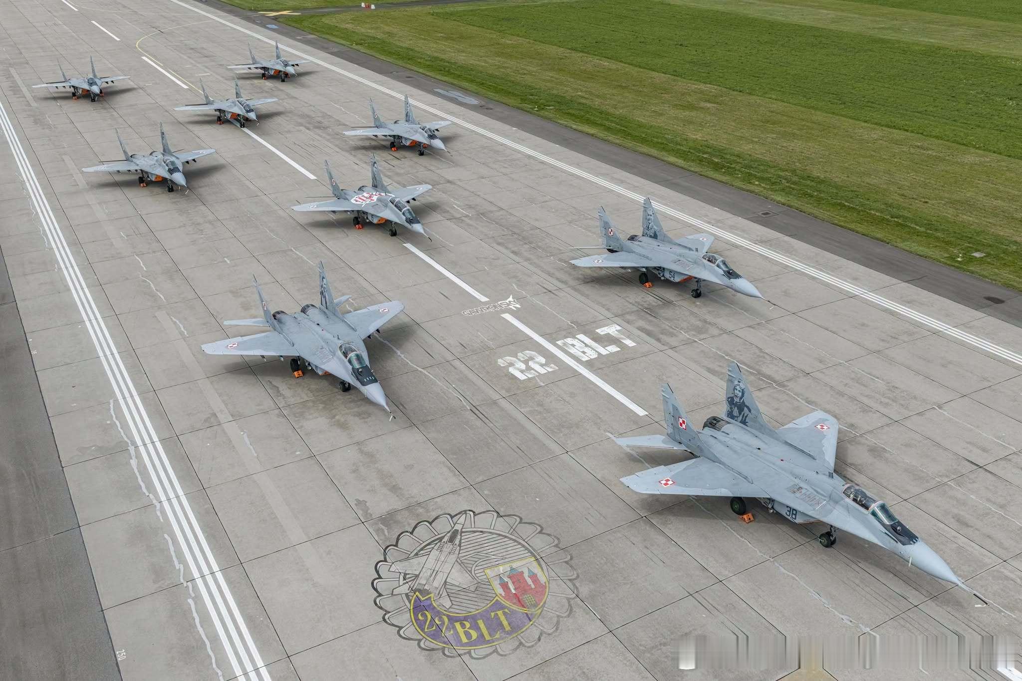 烽火问鼎计划波兰空军第22战术航空基地在马尔堡基地组织了一场米格-29战斗机的