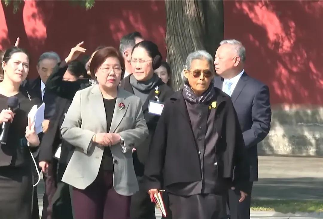 泰国王室🇹🇭🇨🇳4月10日，诗琳通公主访问北京古代建筑博物馆的先农坛，