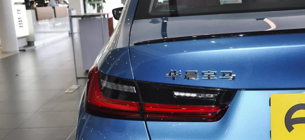 一台价值40万的华晨宝马小车，路途中上不了马力，搅搅拌拌开到了一家乡镇小车修理店