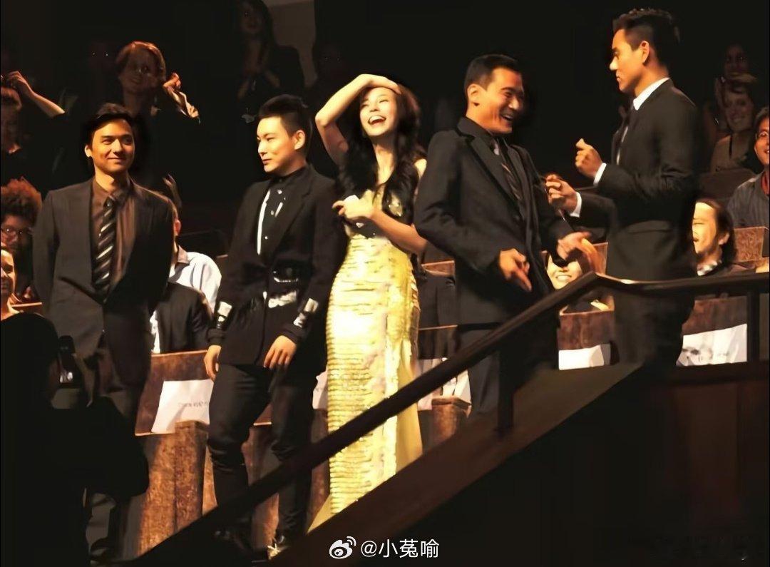 原来白鹿这张神图是在模仿baby，拍出来的感觉好像和想象中不太一样啊[思考][思考][思考]​​​​