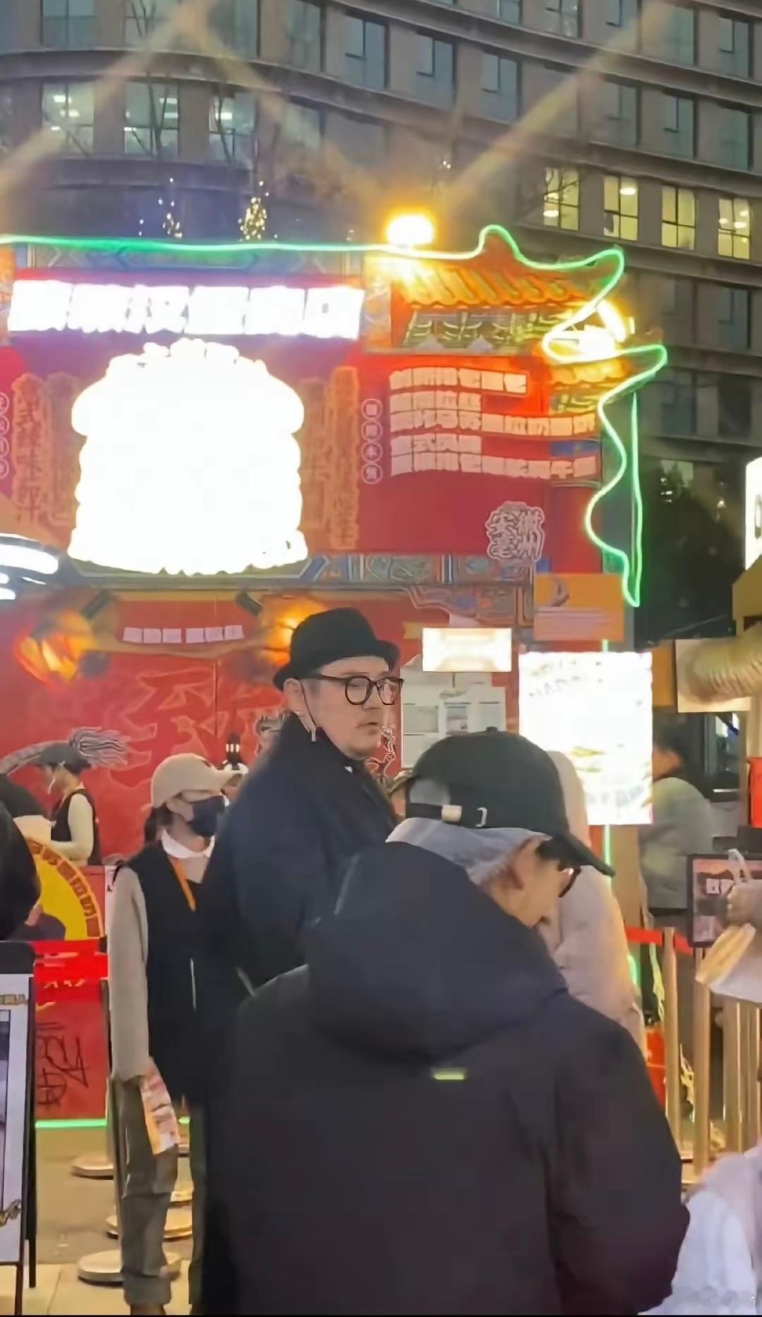 钱枫，早年《恰同学少年》里的清俊校草、《天天向上》里的憨厚主持。自2021年因为