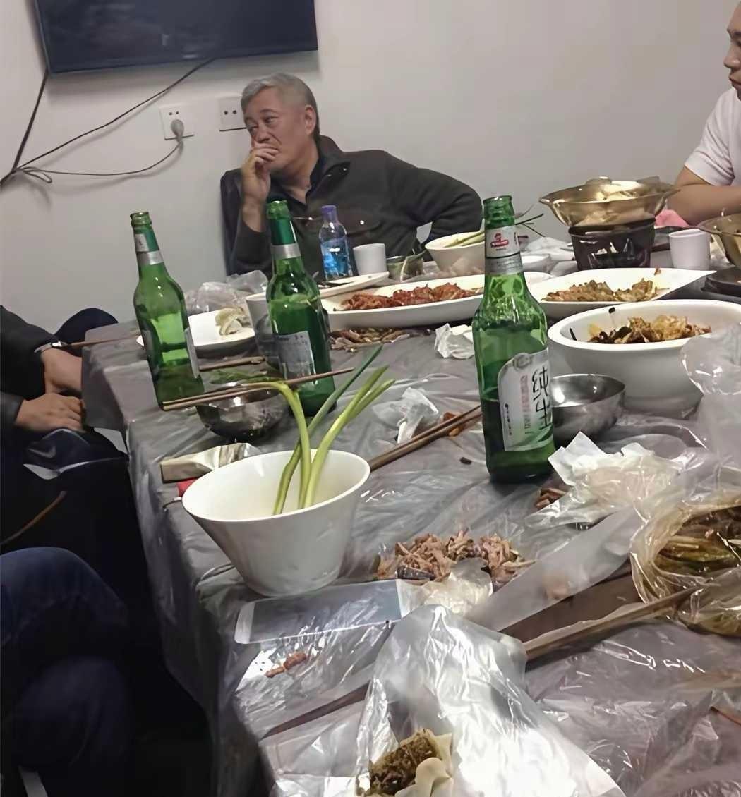 说真心话，春晚少了本山大叔，就少了很多坚守春晚到十二点的乐趣！68岁本山大叔，