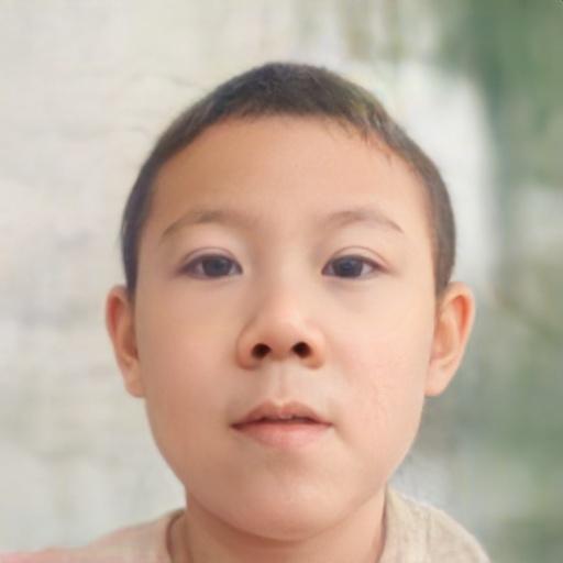 偶然翻到旧相册，小时候的自己扑面而来。扎着歪歪扭扭马尾，脸上沾泥，笑得眼睛弯成月