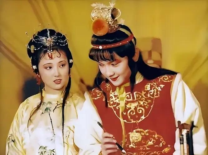 为什么现在这么多人讨厌贾宝玉？贾宝玉本来黑点就挺多的，讨厌他有什么奇怪的。他