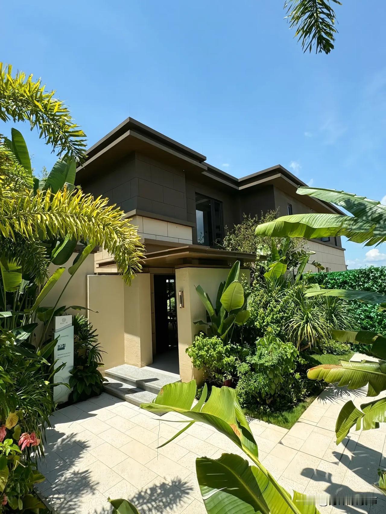 海南的新家落地啦，陵水清水湾86平小别墅。小独栋，有100平花园，带泳池，有