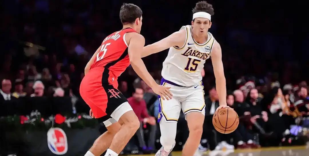 湖人防守被火箭碾压？数据撕开最后遮羞布。看这组数字：湖人防守效率跌到联盟第