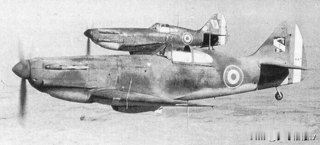 虽然1940年夏天德三向高卢国发起攻击的时候，后者空军的技术水平低前者空军。