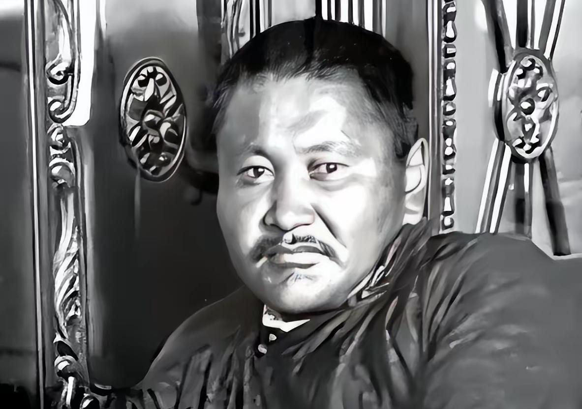 1935年，蒙古总理当众打了斯大林一个耳光，斯大林没还手，两年后，蒙古全国70万