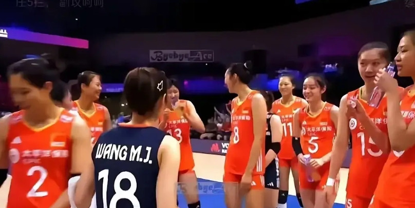中国女排赢了，网上又有很多杂音，说她们不该赢，说日本比波兰好打一些，说她们应该输