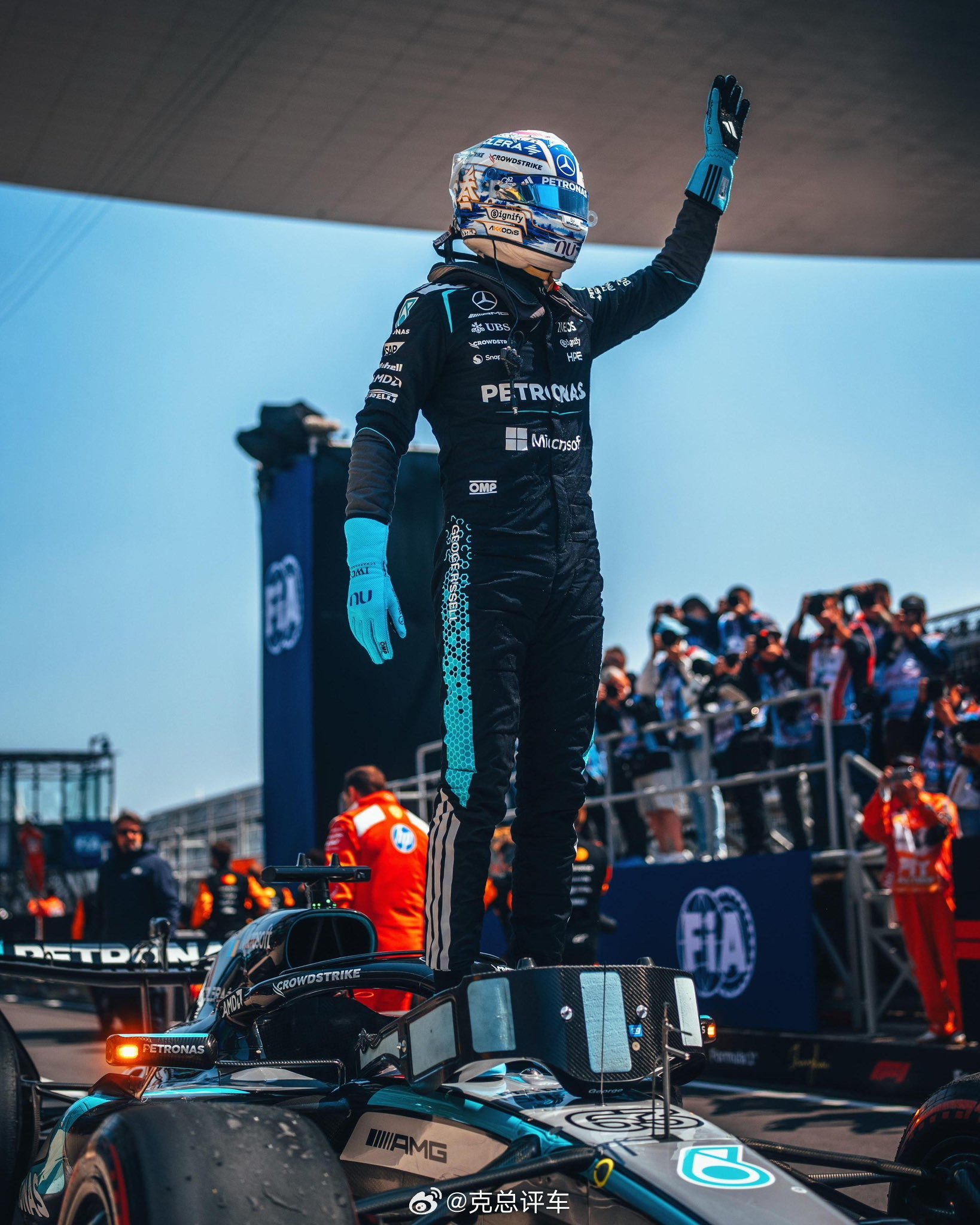 Formula1今天的努力就是再决定明天的生态位。今天看到一幕：老汉拥抱基米