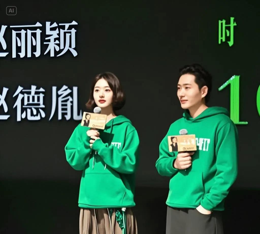 赵丽颖参加纽约翠贝卡电影节，被网友猜测是方便和赵德胤约会。最近赵丽颖的行踪确实很