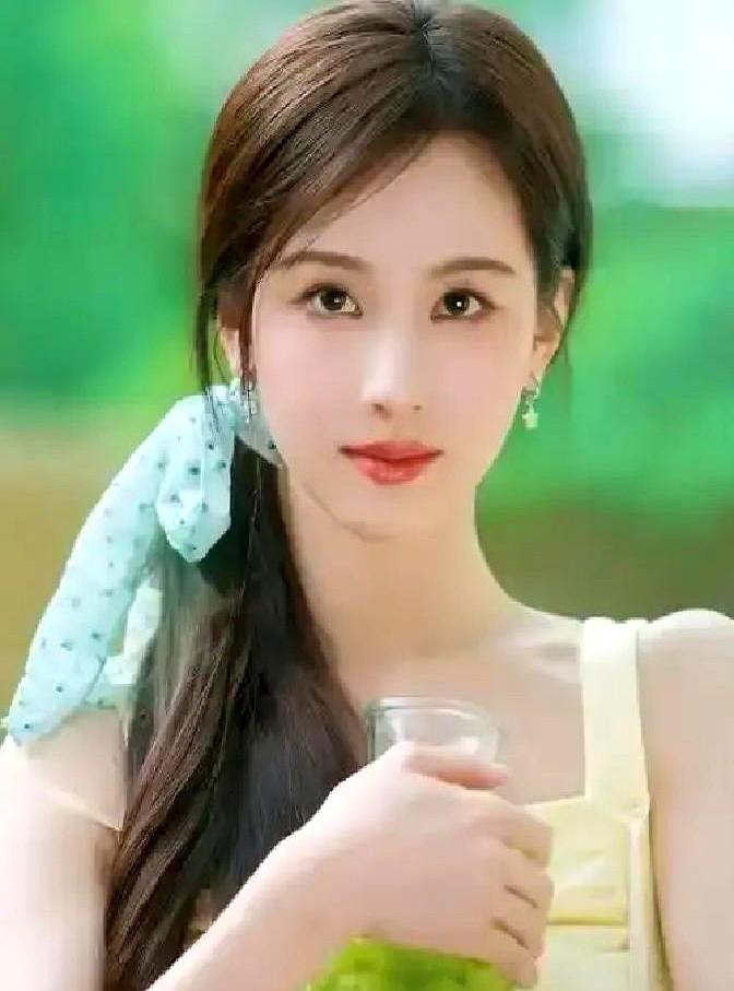 陈都灵这择偶标准，简直是给内卷时代打了个样！她直接说，要智商在线、情商够高、