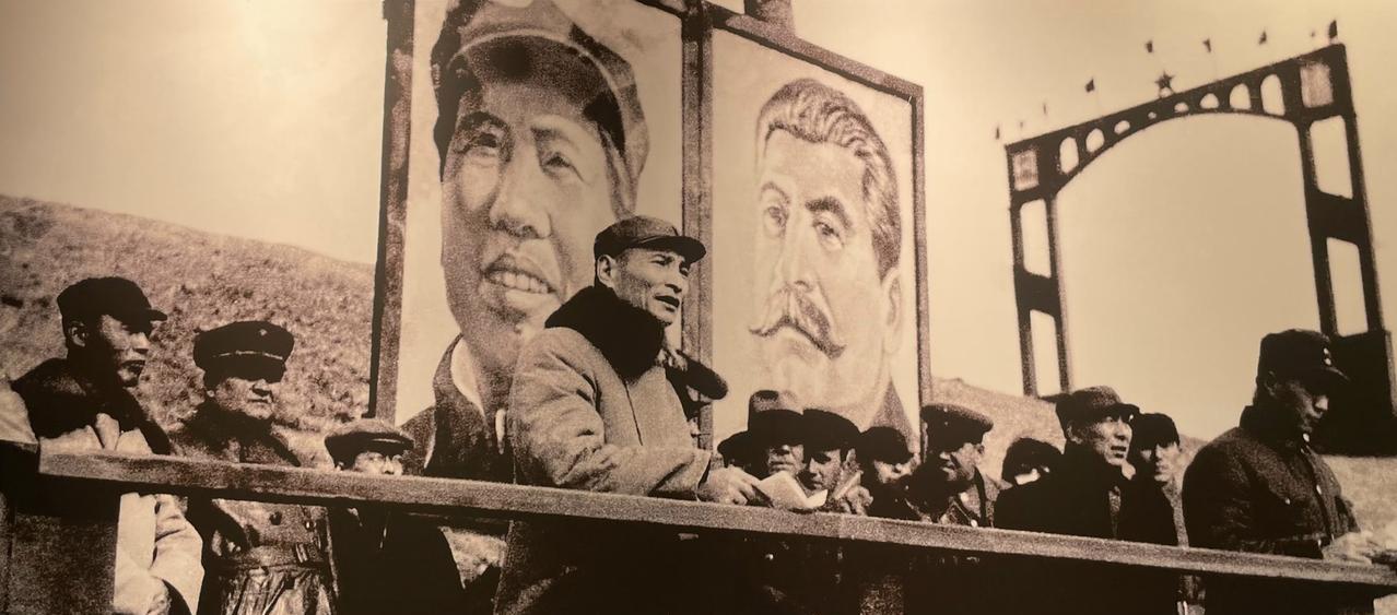 1948年9月，中共中央东北局副书记兼东北财经委员会主任陈云在吉林省陶赖昭松花江