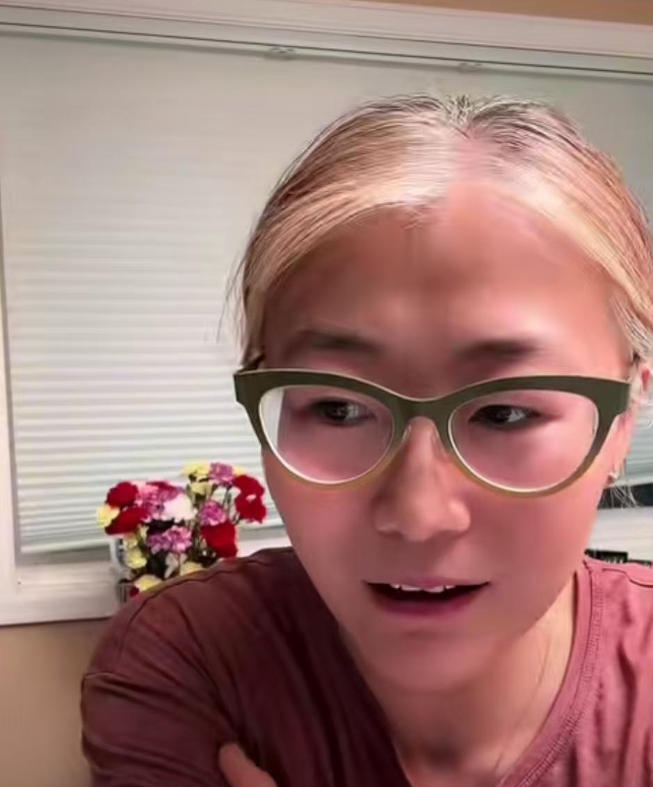 洞洞姐姐被网友“警告”了洞洞姐姐被网友善意的提醒多次，染染头发