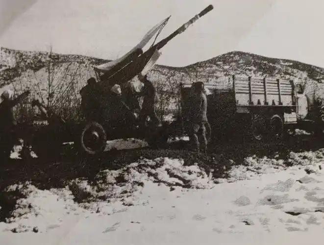 抗美援朝结束后，苏联为何又往中国运了30个师的陆军装备？这事儿说起来挺有意思