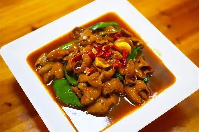 猪大肠引关注！医生提醒：糖尿病患者常吃猪大肠，身体或将出现6大变化·默斋主人原创