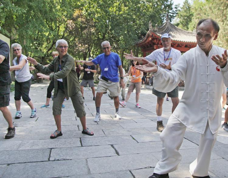 公园老先生偷偷告诉我：太极拳练不好？这五大规律是秘密钥匙！我每天