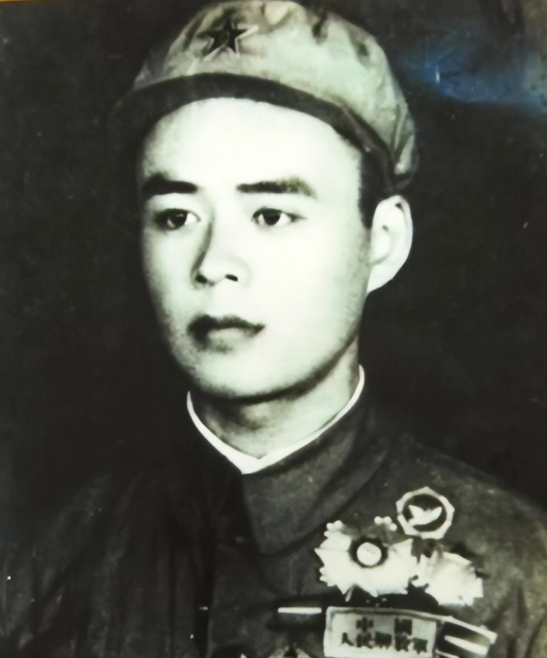 1952年，志愿军战士尿急时美军却压了上来，情急之下一泡尿浇在了迫击炮上，却意外