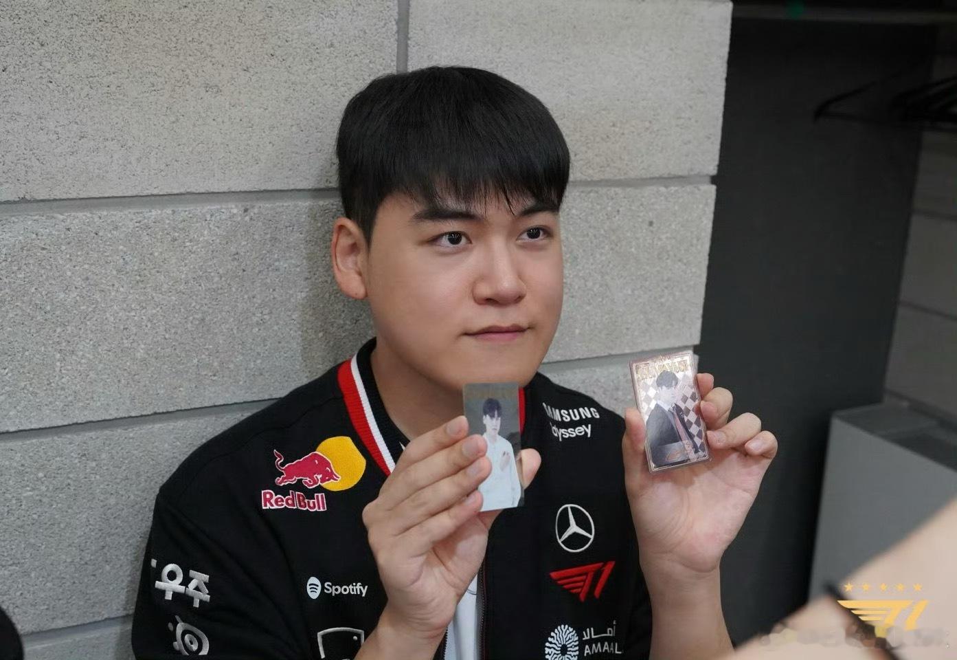 韩网爆料在Gumayusi离队的情况下，Keria下路搭档选择了Peyz，俱乐部