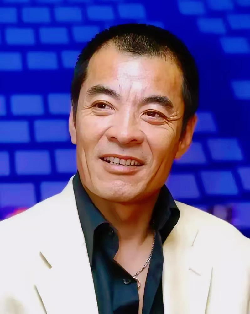 演员刘威说：“我和何晴真正在一起，大概是三年吧，外界说我俩结婚了，但其实没有，那