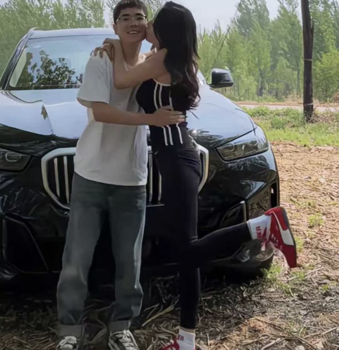 小伙子，这阿姨你能把握得住吗？
