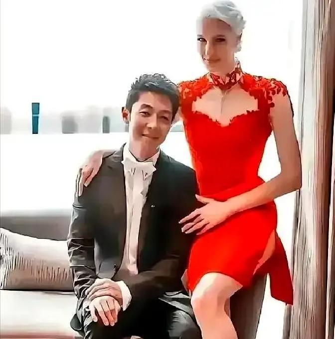 豪门千金拒联姻，撒贝宁赢在哪？她本是加拿大亿万地产家族的独女，父亲给她挑的